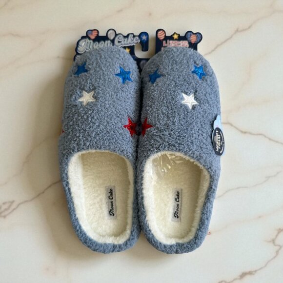 MOON CAKE Women's Red White Blue Star Memory Foam Slippers Size L (9/10) NEW NWT - Picture 1 of 8
